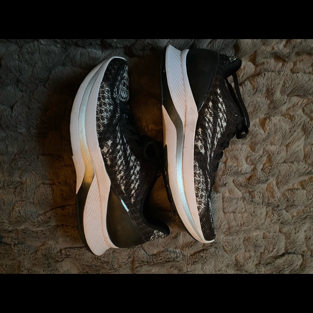 Saucony Endorphin Shift-Limited release skull design
